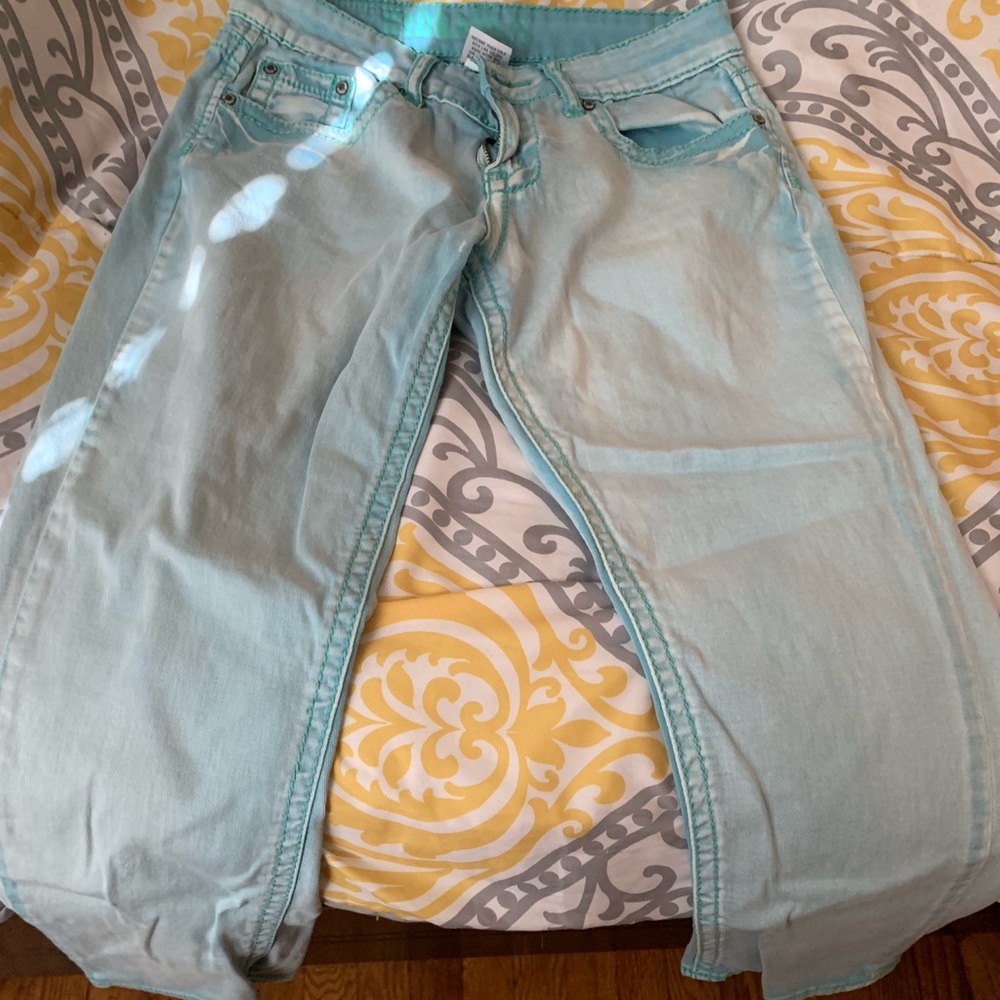 Hydraulic Faded Blue Cropped Capris